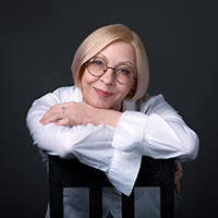 Светлана Кухарь