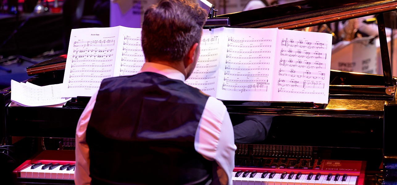 Фиеста ритмов и карнавал мелодий!  