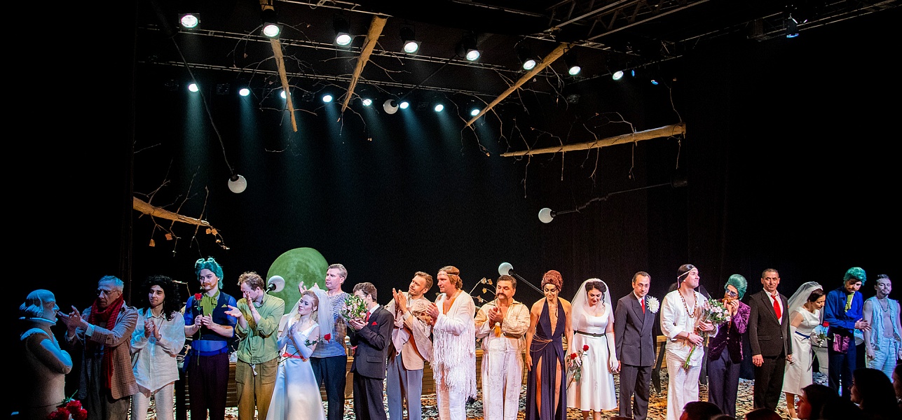 С праздником, дорогие женщины!