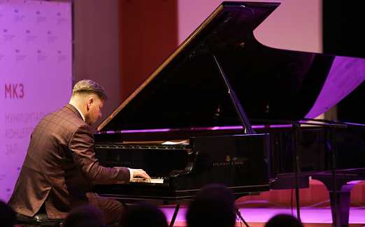 Новогодний джаз с Ильёй Филипповым