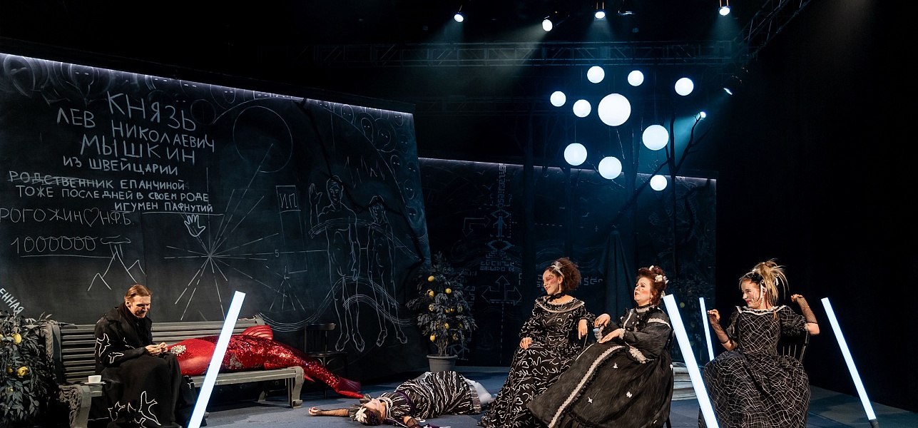 Который тут идиот? В очередь!