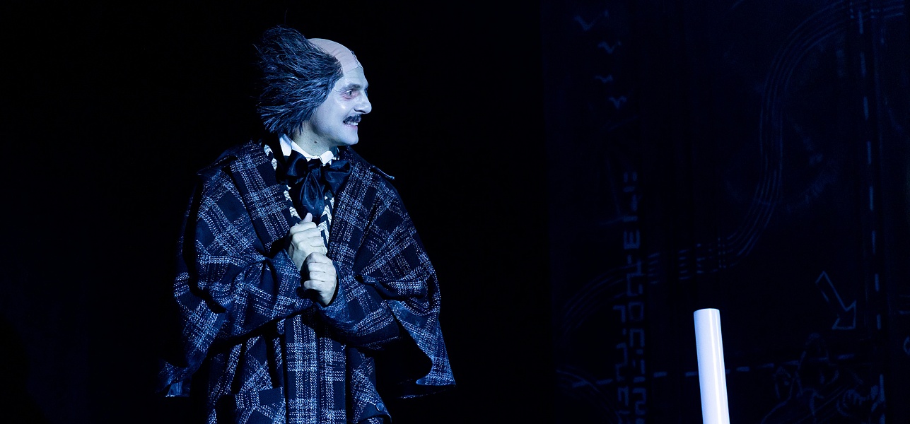 Который тут идиот? В очередь!