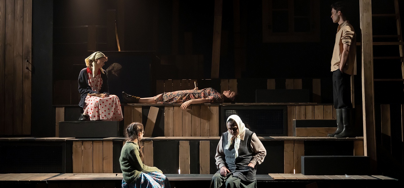 Закрыли занавес на высокой ноте