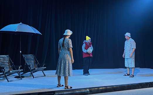 ЛЁД РАСТАЕТ