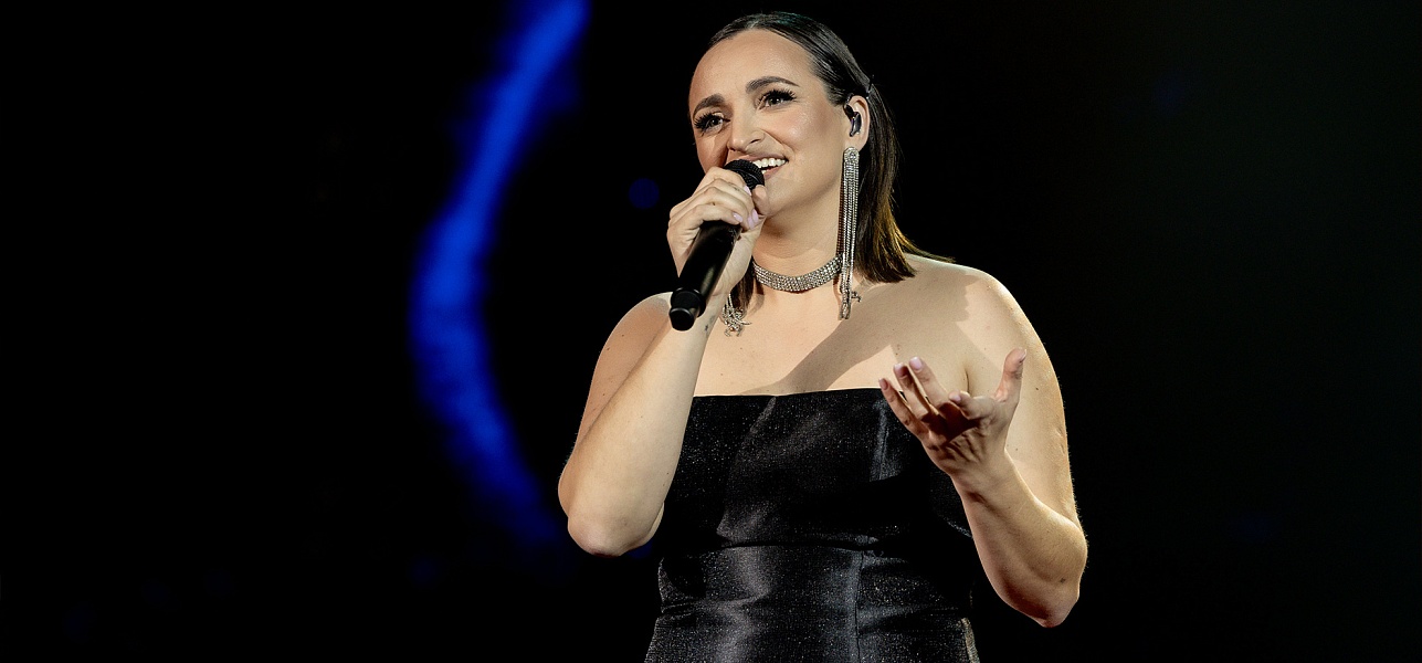 Чёрное платье в пол и другие действующие лица