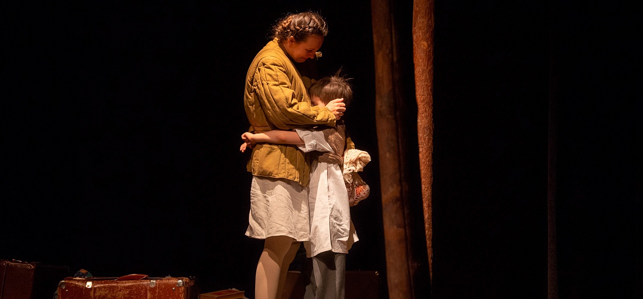 Два спектакля о войне