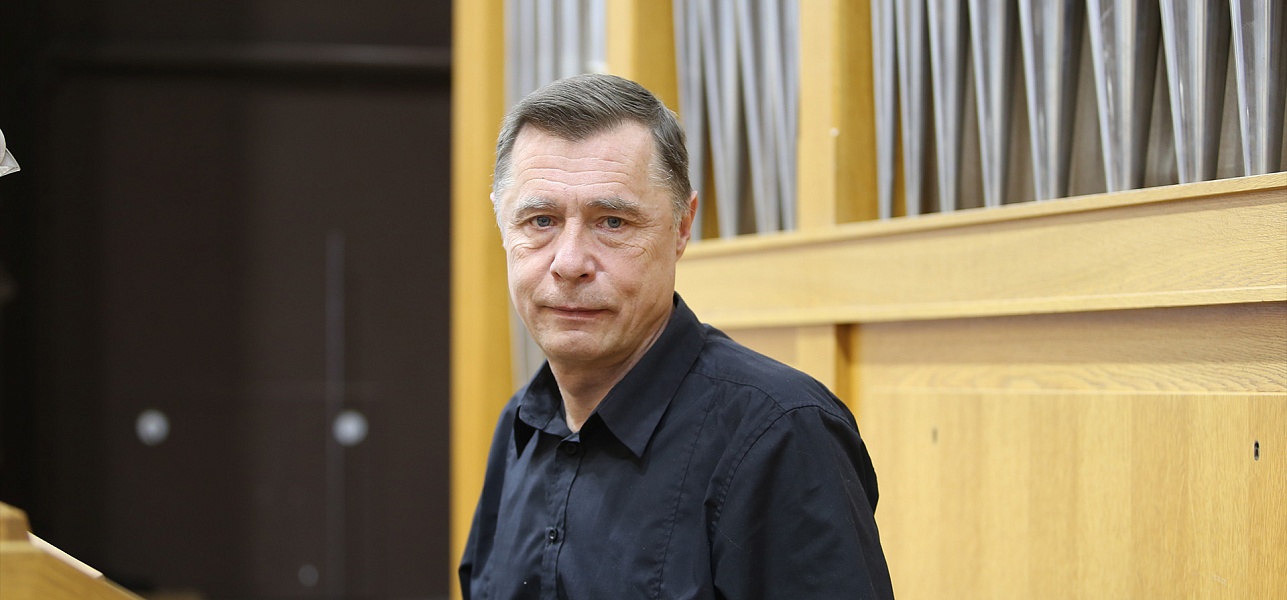 С праздником, дорогие женщины!