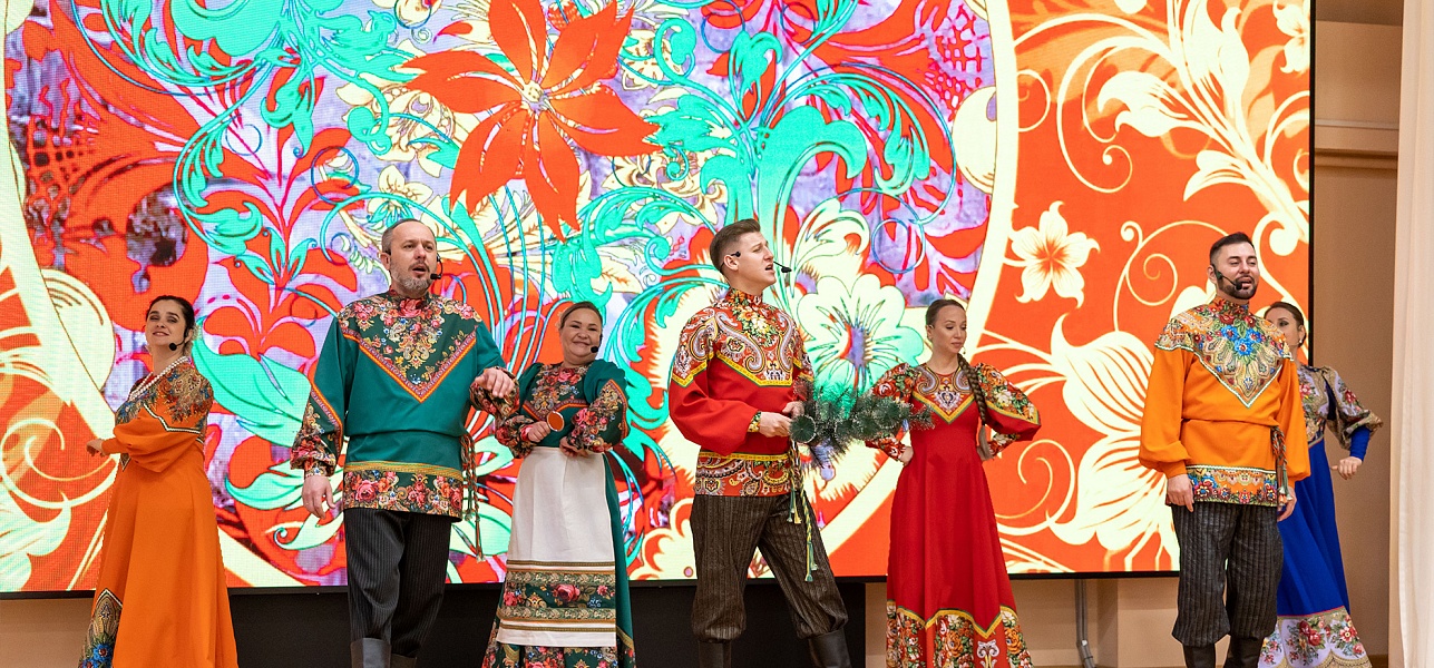 Как на праздник муженёк жене чудо приволок