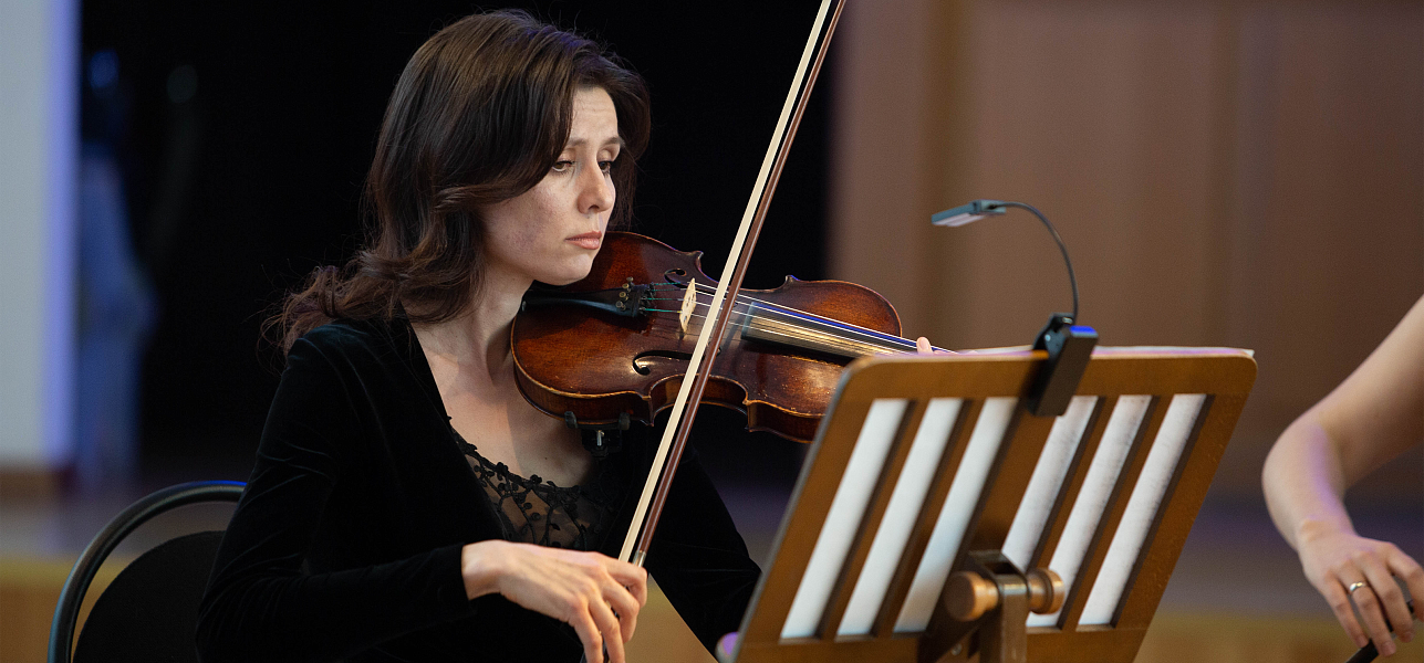 16 струн на четверых