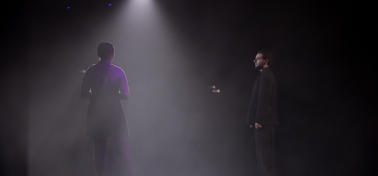 Чёрное платье в пол и другие действующие лица