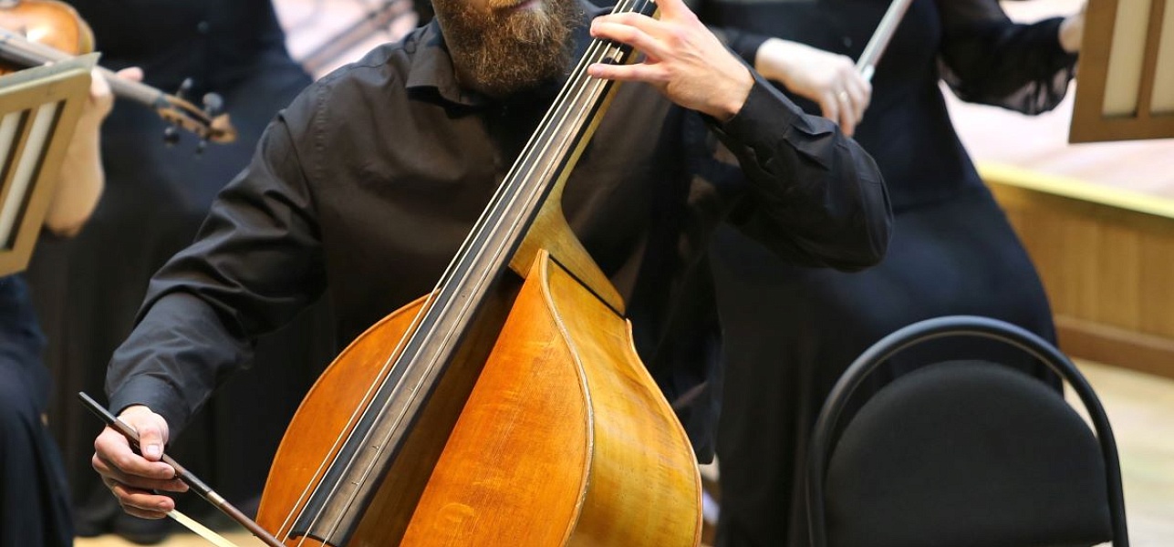 Певучий февраль