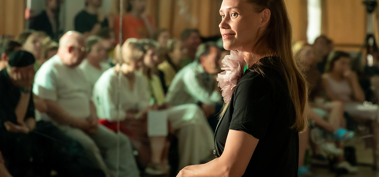 Театр: под крышей и на песке