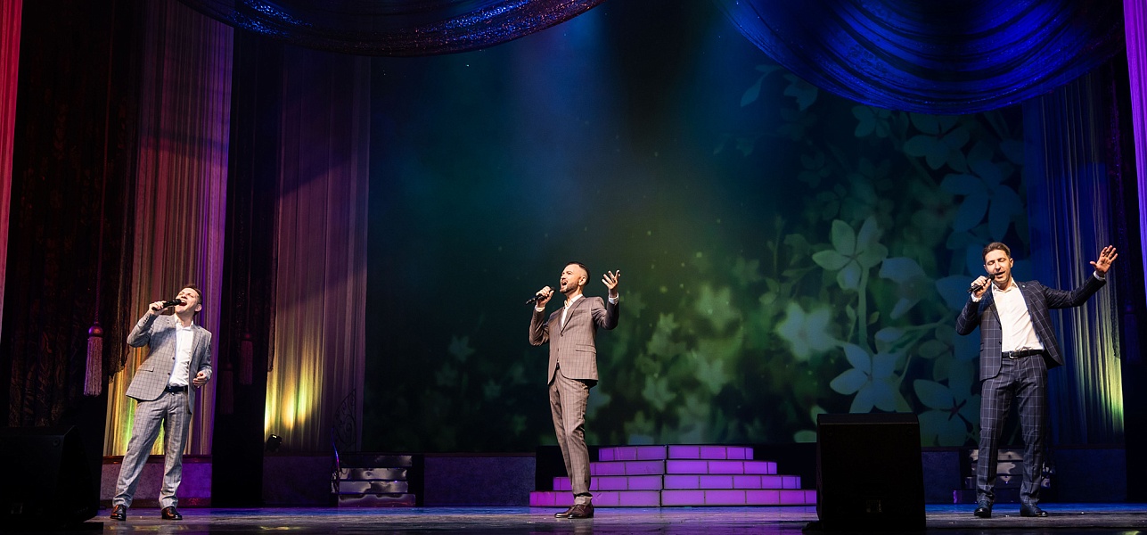 Три залпа в честь весны