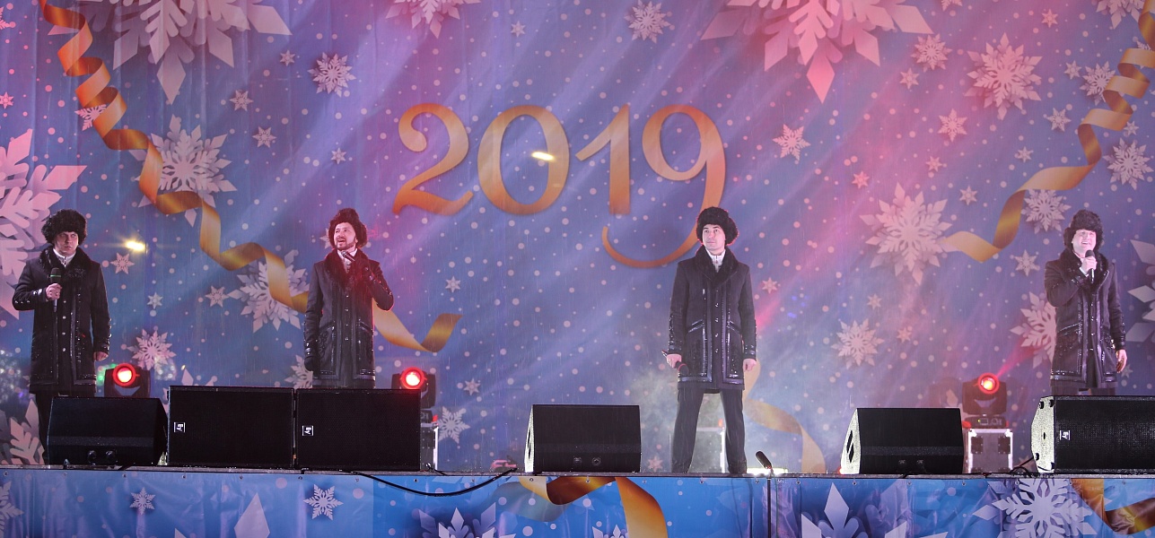 Новый год с «Премьерой» на Театральной площади
