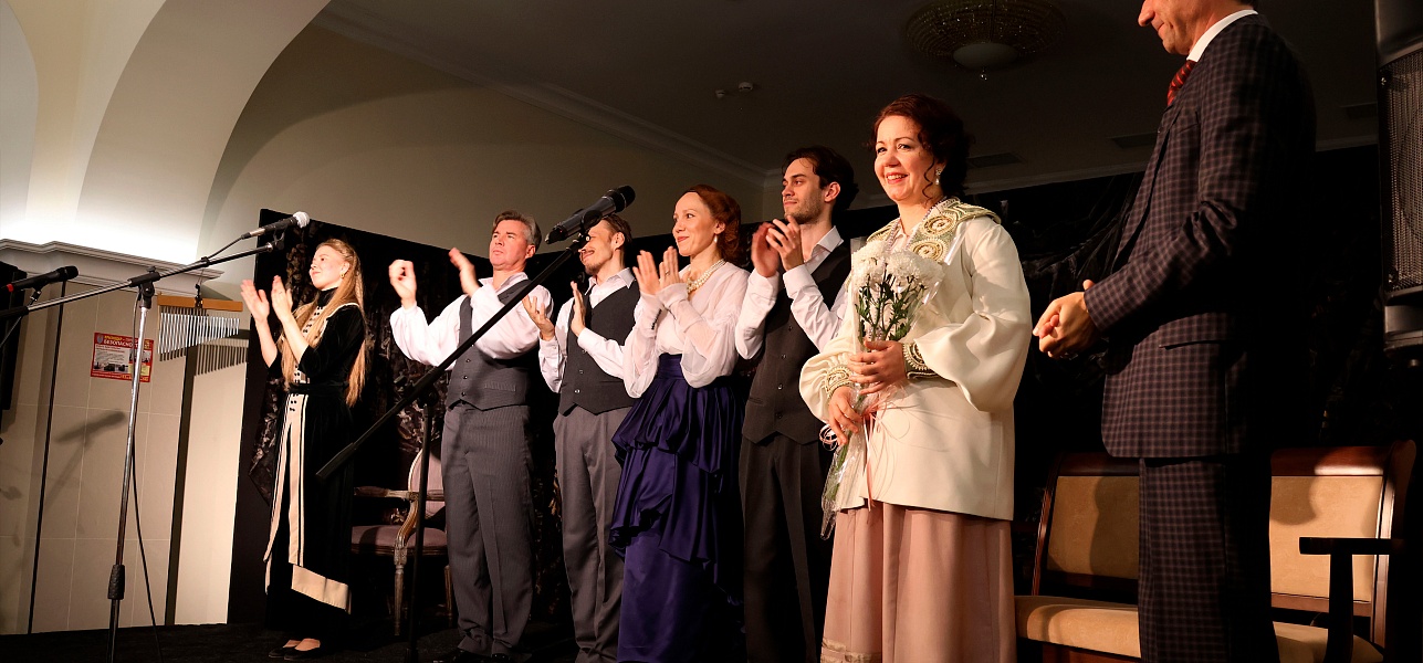 И без солнца ярко