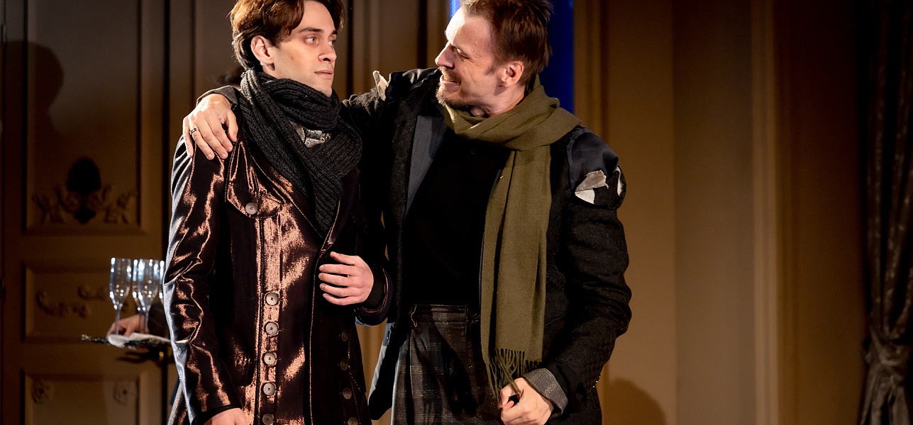 «…А не странен кто ж?»