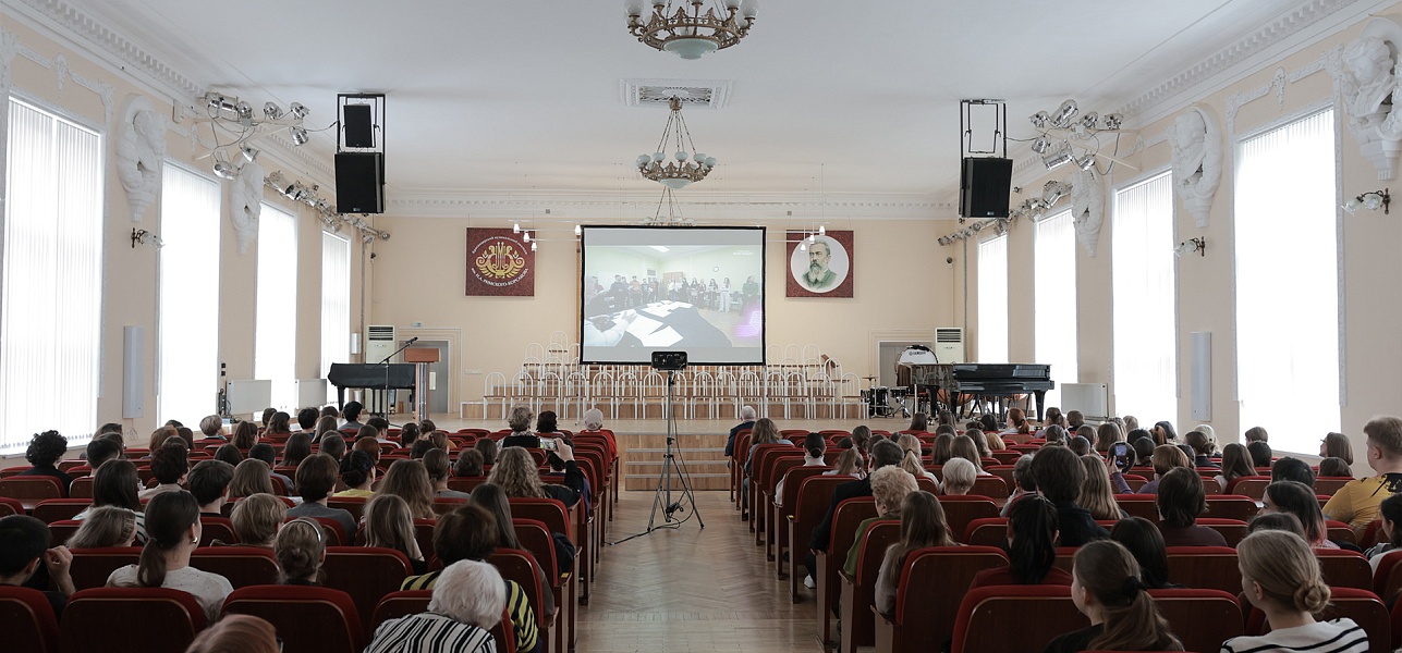 Жизнь в нотах и документах