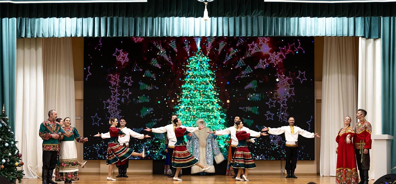 Как на праздник муженёк жене чудо приволок