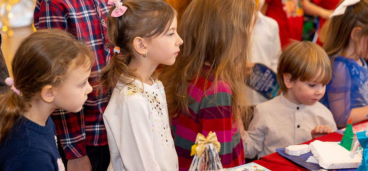 И много-много радости детишкам принесла!