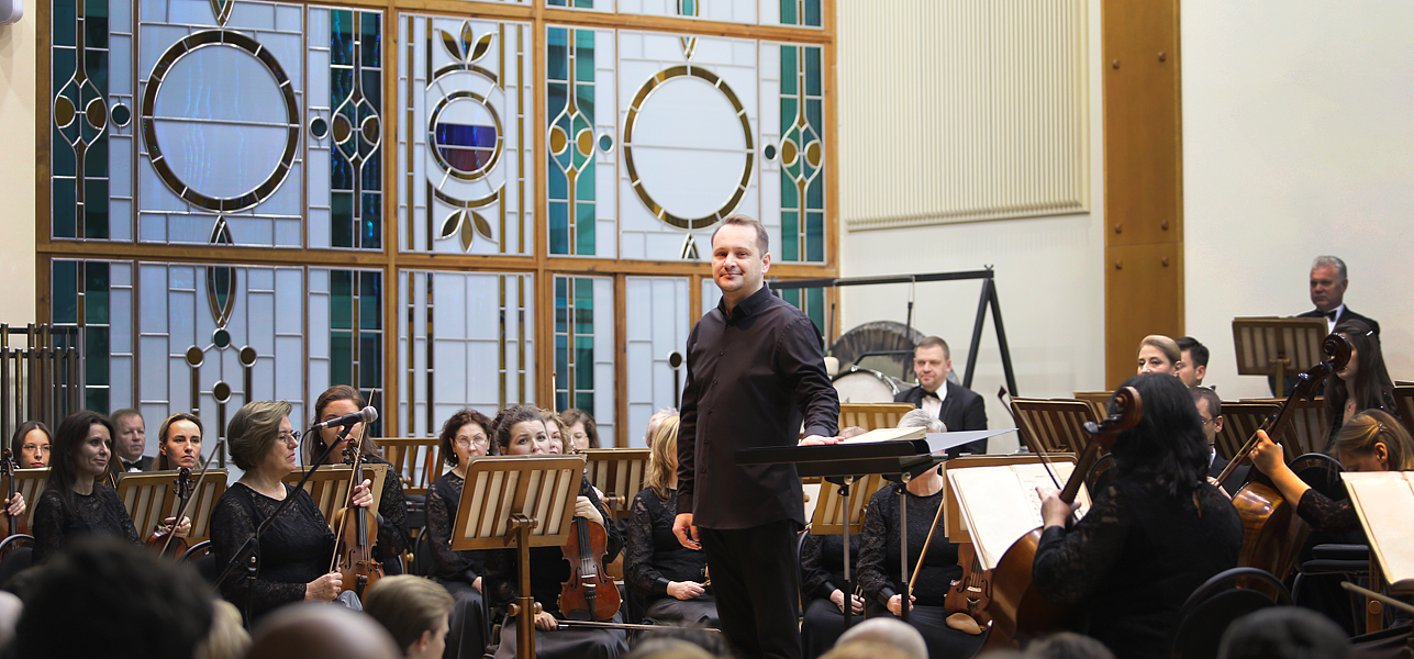 Певучий февраль