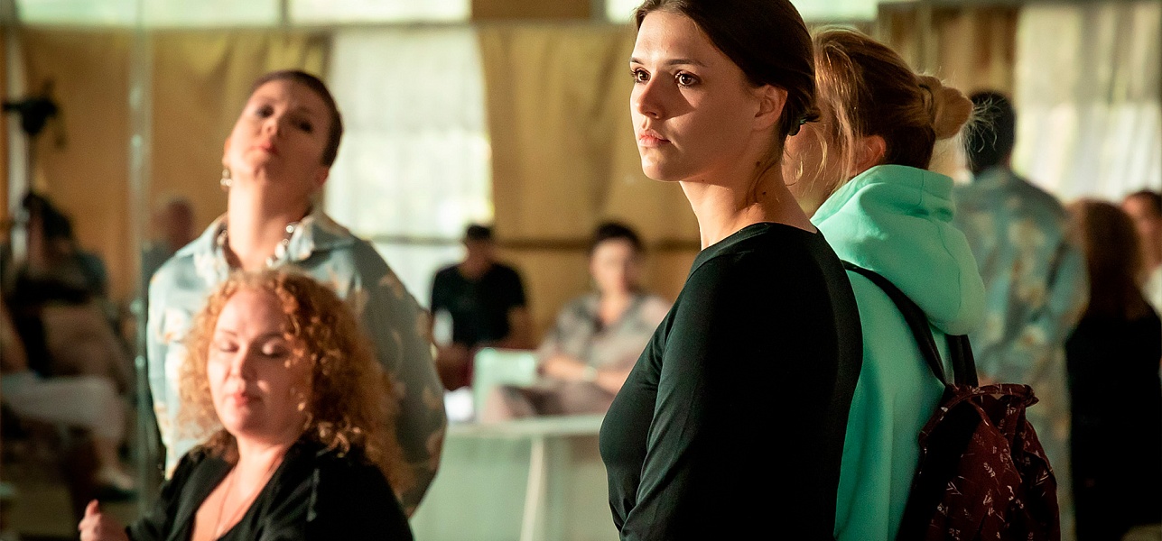 Театр: под крышей и на песке