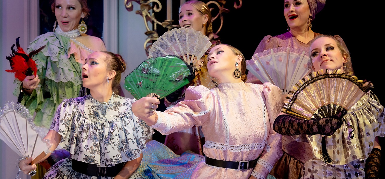 «…А не странен кто ж?»