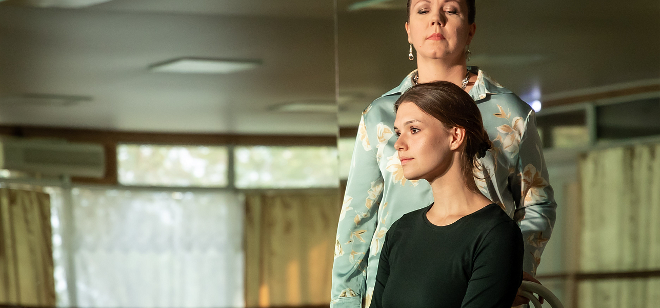 Театр: под крышей и на песке