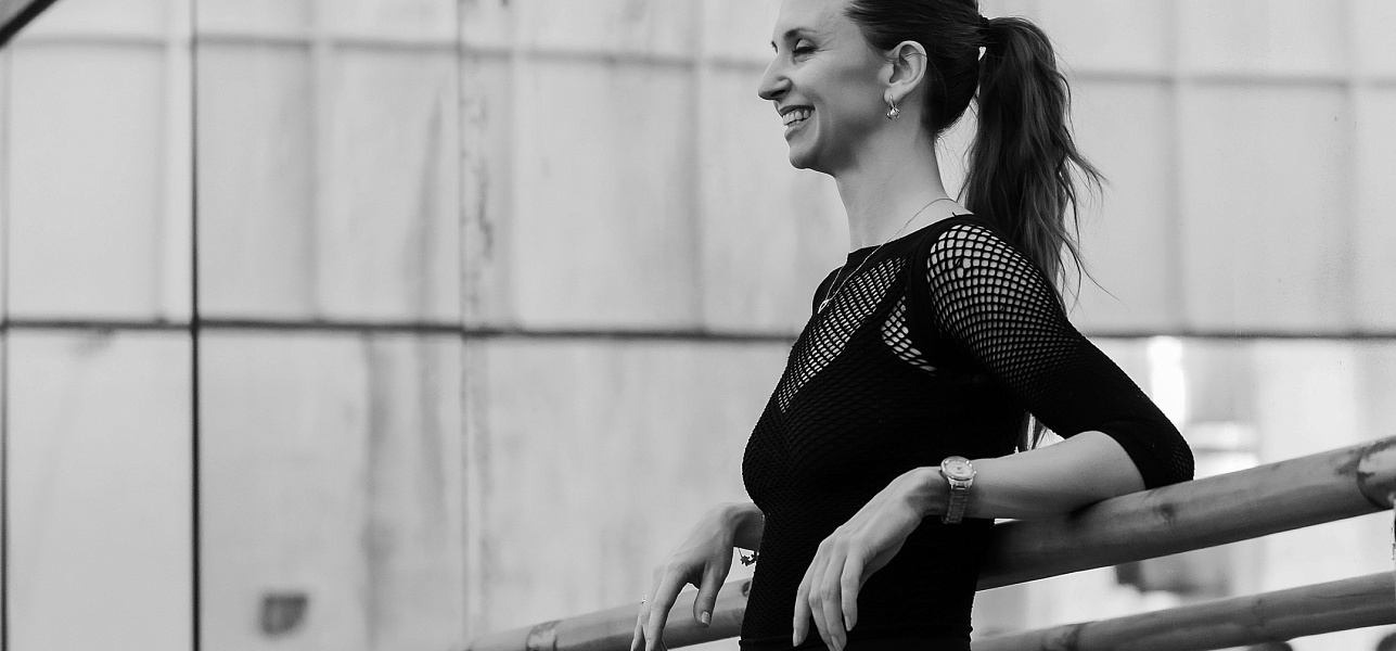 Раз, два, три, четыре! Мах – плие, мах – плие!