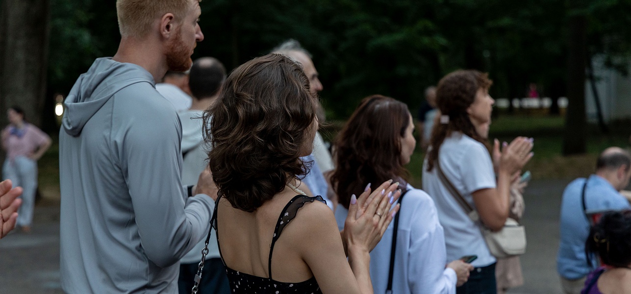 Нескучные лекции летним вечером