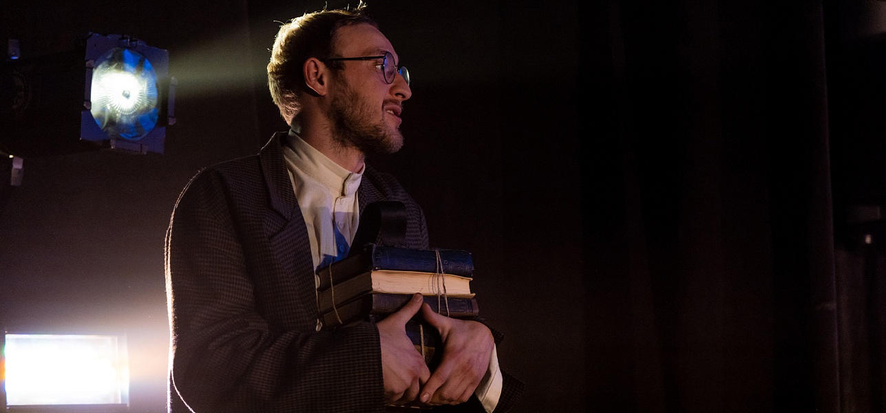 Два спектакля о войне