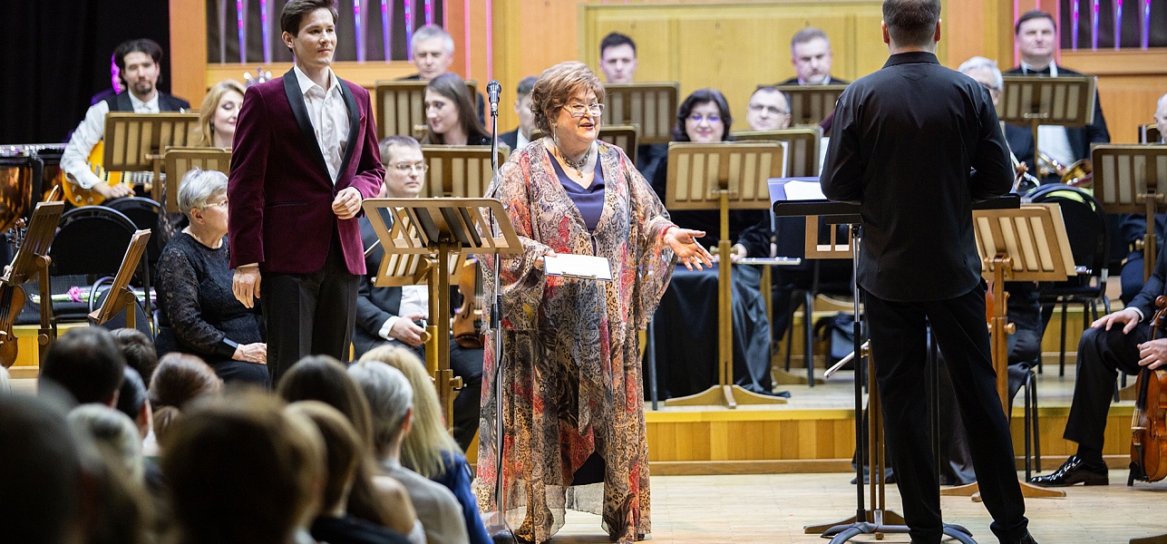 Три залпа в честь весны