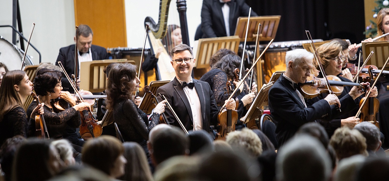 «Ла-ла-ле-ра бум, бум» и брызги шампанского