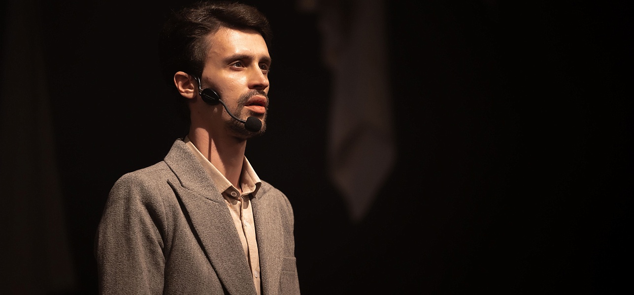 Той ли я жизнью живу, за которую ты перестал жить?