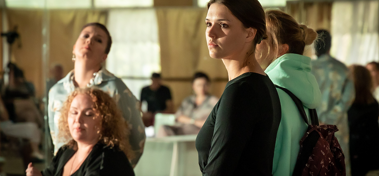 Театр: под крышей и на песке