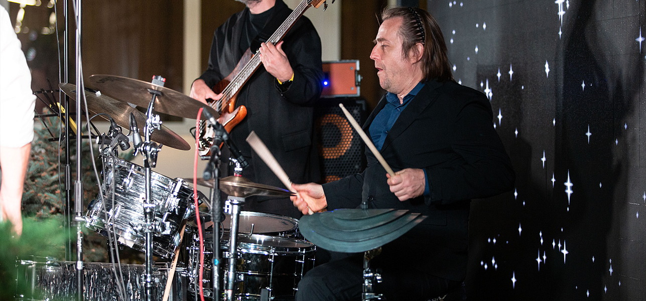 Завершили День города джазом