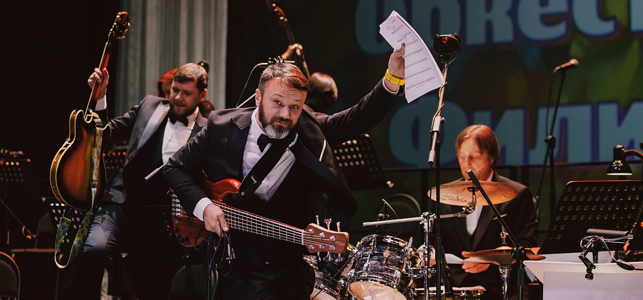 Белеет парус