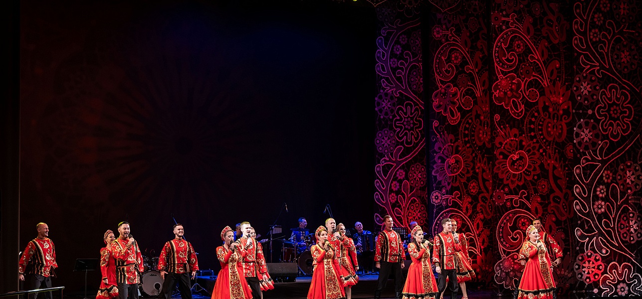 С праздником, дорогие женщины!