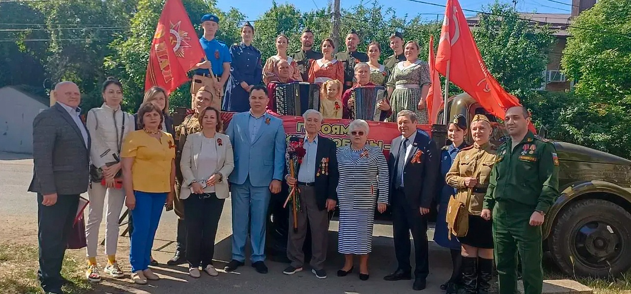 «Родник» поёт для ветеранов