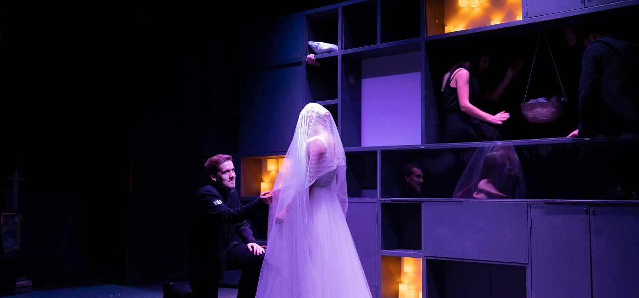 «Сказки Гримм» в Новом театре кукол: Тайная жизнь сказок