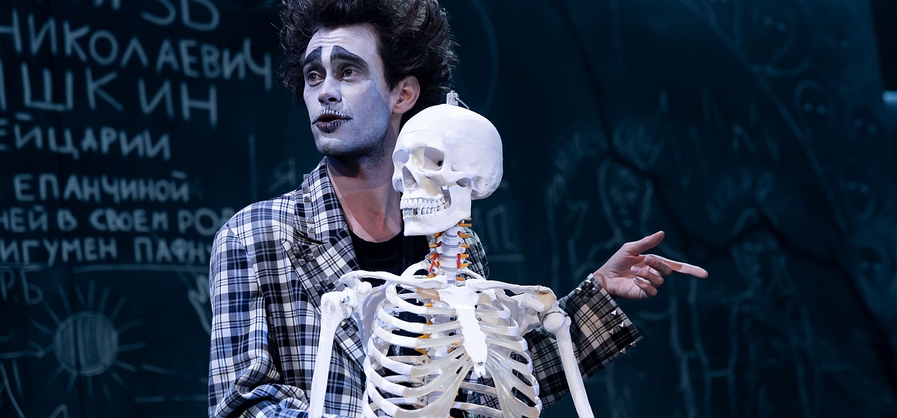 Который тут идиот? В очередь!