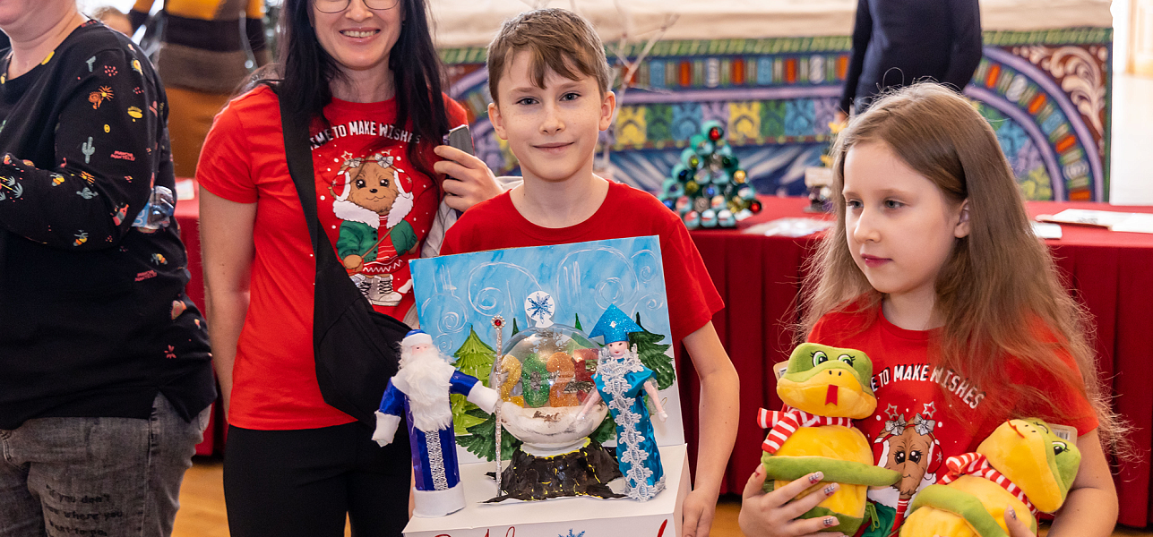 И много-много радости детишкам принесла!