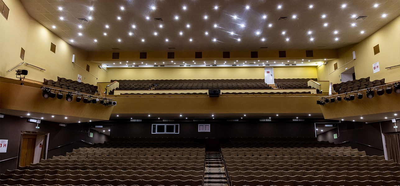 Большая сцена для большого искусства