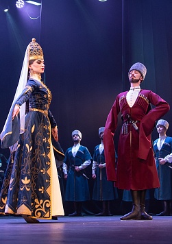 Концерт Государственного академического ансамбля народного танца Адыгеи "Нальмэс"