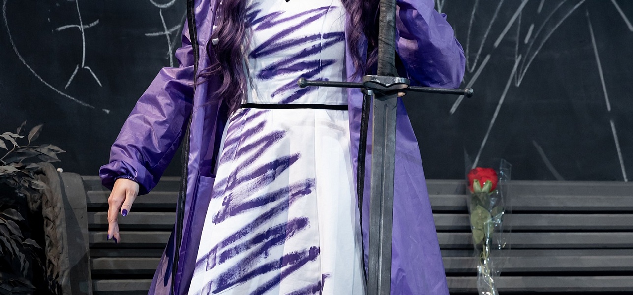 Который тут идиот? В очередь!