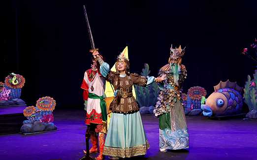 СЕМЕЙНАЯ ЁЛКА  МОЛОДЁЖНОГО ТЕАТРА «Как Садко за снегом ходил»