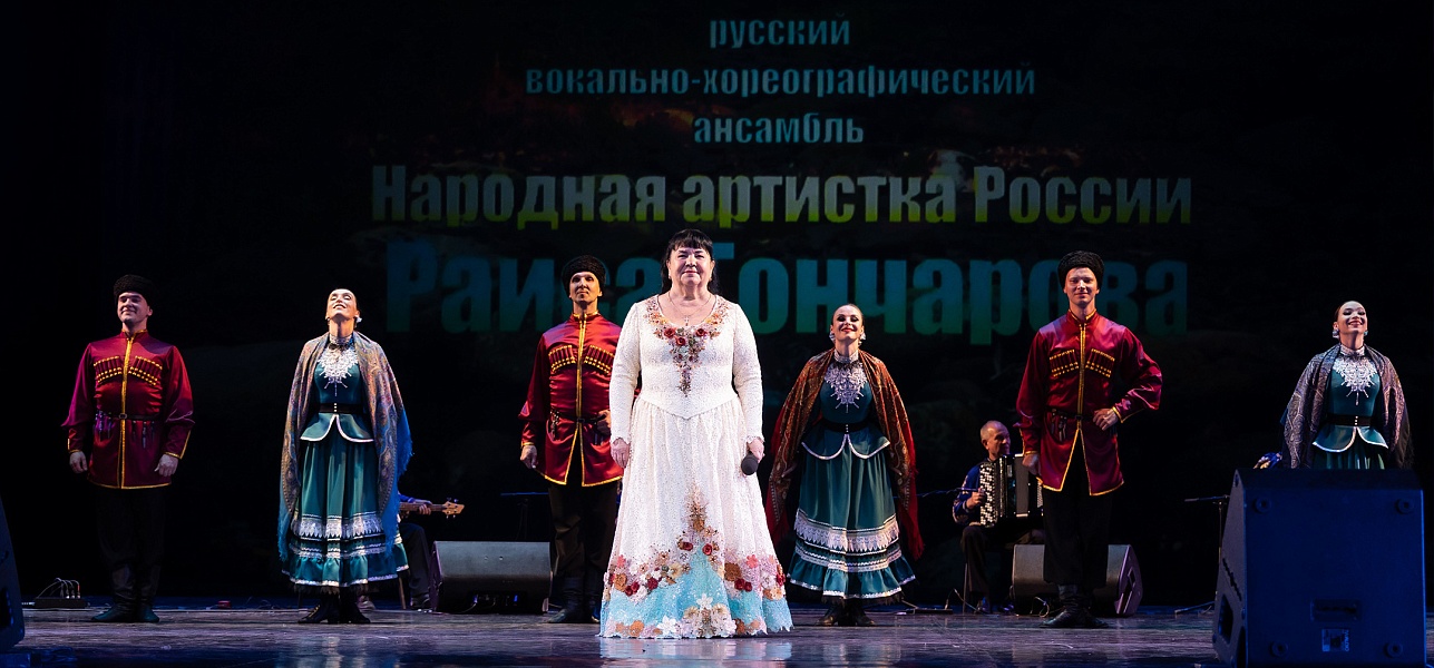 Нам песня строить и жить помогает!