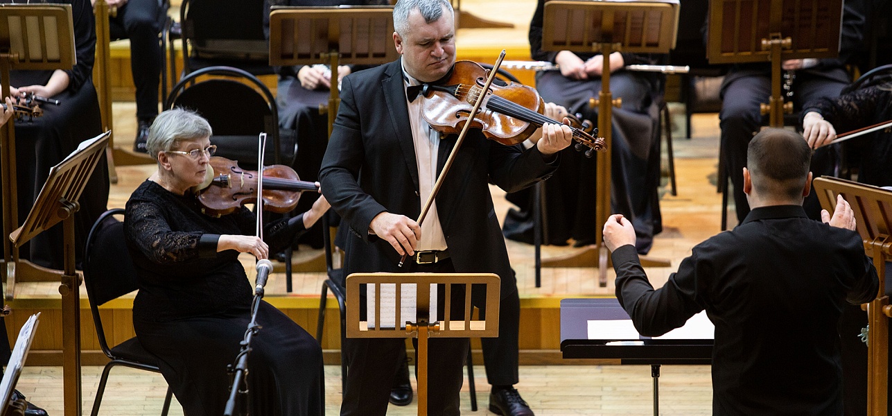 «Ла-ла-ле-ра бум, бум» и брызги шампанского