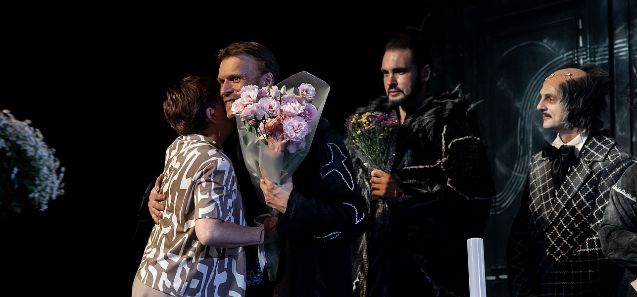 Который тут идиот? В очередь!