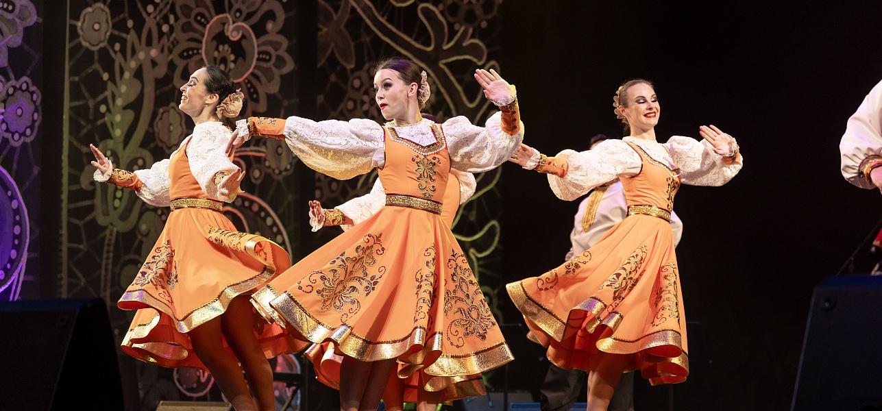 Легко на сердце от песни народной!