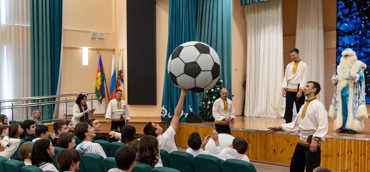 Как на праздник муженёк жене чудо приволок